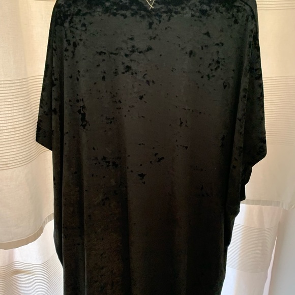 Victoria Secret black velour kimono medium. Bran new. Tags attached. - Picture 4 of 4